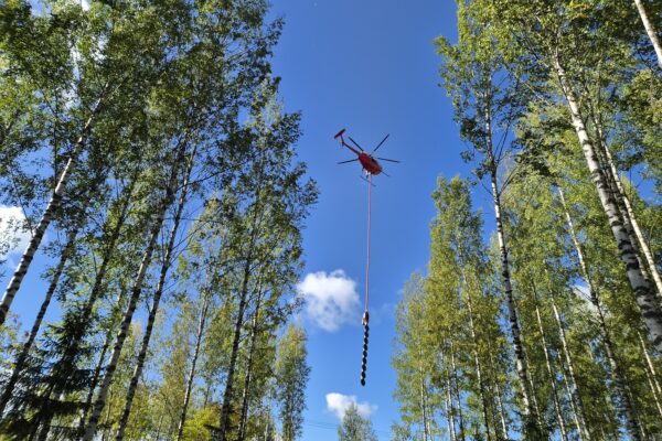 Kuvituskuva, jossa näkyy helikopterioksinta